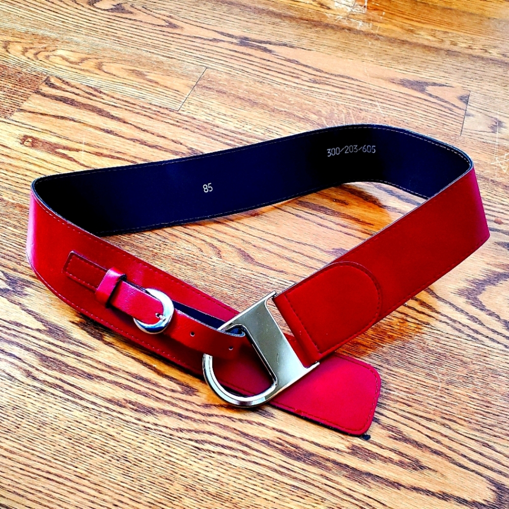 💄Bright red unique fashion belt👠